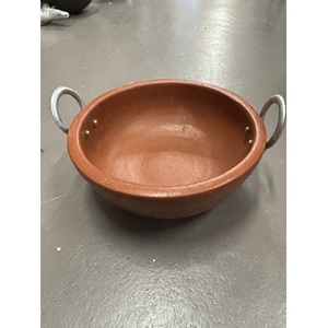 Pot en argile fait à la main pour la cuisson des légumes et du biryani à la cuisinière à gaz Processus de cuisson sain au prix d'usine à bas prix - Product Image 6