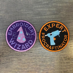 Venta caliente máquina de bordado tejido sublimación logotipo personalizado hierro en ropa de diseñador tejido encaje Anime bordado parches - Product Image 6