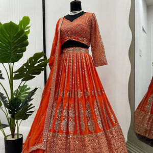 Nouveau concepteur de vêtements de fête Faux Georgette séquence broderie Lehenga et Choli avec bordure en dentelle lourde à quatre côtés Dupatta - Product Image 1