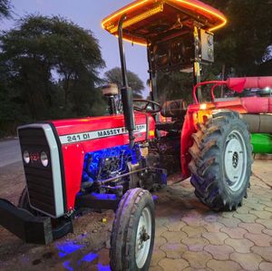 Tractor Massey Ferguson MF 290 MF 385 MF 390 4X4, Maquinaria Agrícola - Product Image 2