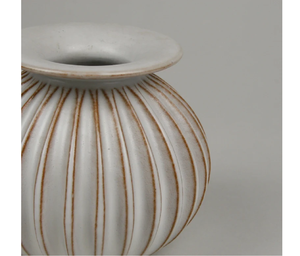 Vase en céramique danoise de luxe Schollert, style mid-century, vase Japandi, nervuré et texturé, décoration minimaliste pour la maison - Product Image 2