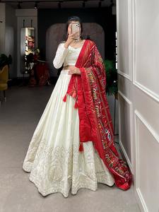 Último diseñador Faux Georgette bordado Patola trabajo impreso Lehenga Choli por Fab Zone - Product Image 5