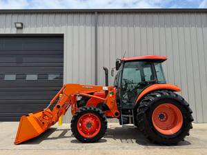 Tractor Agrícola M7060 4WD con Cargador Frontal, Rojo, 50 HP, Transmisión por Engranajes, Bajo Nivel de Ruido - Product Image 6