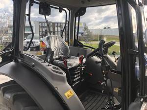 Livraison Gratuite Tracteur M804 TB-3 75HP 4x4 Diesel 4 Cylindres 3.857L 12F+12R Synchromesh Hydraulique 35 L/min & Capacité de Levage 1 530 kg - Product Image 5