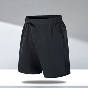 Vente en gros de shorts de fitness extensibles à séchage rapide pour l'été shorts de plage pour hommes shorts de couleur unie vêtements de sport - Product Image 3