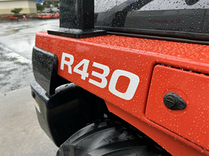 รถตักล้อยางคูโบต้า R430 ขนาดเล็ก ความจุ 2 ตัน พร้อมอุปกรณ์ตัก - Product Image 6