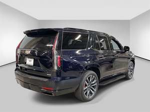 NEATLY usado 2022 Ca_dill_ac Es_ca_la_de Sport 4WD - Product Image 5