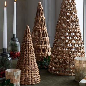 Ensemble de 3 sapins de Noël écologiques en jacinthe d'eau naturelle, faits à la main par Sisu Handicraft - Product Image 6