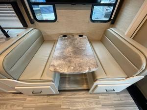 Venta al por Mayor de Autocaravanas Usadas Económicas 2023 T-h-o-r F-o-u-r Wi-n-d-s 31E-V - Product Image 2