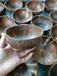 Ensemble de bol en noix de coco polie avec cuillères en bois foncé | Bols en coquille de noix de coco pour usage familial | Bol en noix de coco du Vietnam en gros - Product Image 5