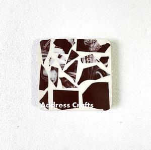 Vente chaude Résine et Bois Noir et Blanc Couleur Coaster Style Classique Carré Forme Pads pour Cuisine Fabriqué en Inde - Product Image 1