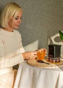 Mélange de thé bien-être au miel de pin enrichi en curcumine, sachet de thé de 30 portions avec curcuma et poivre noir - Product Image 4