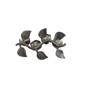 Bougeoir rétro vintage en argent dans un style chic classique Candélabre ancien en forme de fleur à 4 bougies pour les occasions de Noël - Product Image 5