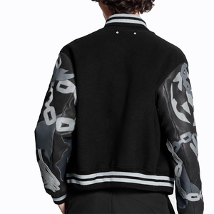 แจ็คเก็ตวาร์ซิตี้คุณภาพสูงราคาประหยัด พร้อมโลโก้สั่งทำพิเศษและฮู้ดกันน้ำด้านหน้า สำหรับผู้ซื้อจำนวนมากและผู้ค้าปลีก - Product Image 3