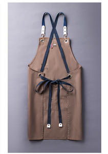 Delantal de Chef de Lona Resistente al Agua y al Aceite con Logotipo Personalizado, Color Marrón, Estilo Cruzado en la Espalda, con Bolsillos para Uso en la Cocina - Product Image 2