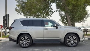 LISTO PARA ENVIAR: LEXUS LX500D DIÉSEL SPORTS 2024 CON VOLANTE A LA DERECHA - Product Image 2