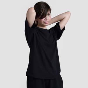 Chemise en velours côtelé simple et tendance GA en noir - Product Image 3