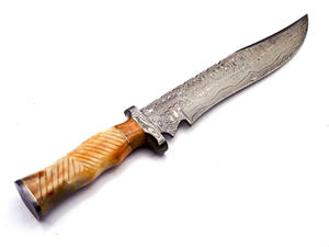 Cuchillo Bowie de caza con hoja de acero de Damasco hecho a mano con Funda de cuero personalizada OEM disponible en diseños personalizados - Product Image 4