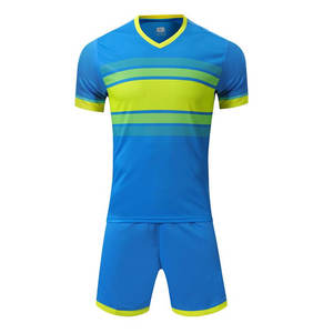 ชุดฟุตบอล ชุดกีฬา แห้งเร็ว ผ้าโพลีเอสเตอร์ 100% เสื้อเจอร์ซีย์และกางเกงขาสั้น ขายส่ง รับผลิตตามแบบ OEM ชุดกีฬาสำหรับสโมสร - Product Image 1