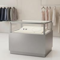 Vitrine de présentation moderne et élégante en acier inoxydable et verre, personnalisable, pour magasin de luxe, salle d'exposition, vente au détail, présentoirs à bijoux