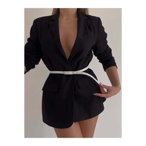 Ceinture fine et large pour femme avec boucle dorée, idéale pour vestes, robes et chemises. BLANC - Product Image 1