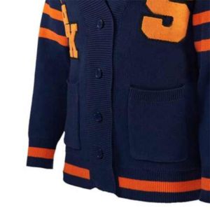 Pull en tricot personnalisé de haute qualité B2B avec logo Varsity tricots pour hommes rayé coton lettre grecque Cardigan décontracté col en V hiver - Product Image 5