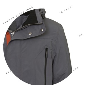 Veste matelassée personnalisée pour hommes Veste de surf résistante à l'eau pour l'hiver avec sublimation col à capuche chaud - Product Image 5