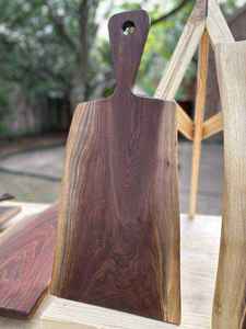 Grande planche à découper en bois de bambou et de noyer biologique personnalisée Bloc à découper pour ustensiles de cuisine avec poignée solide - Product Image 4