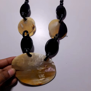 Meilleure vente collier de créateur pour femmes haute qualité corne anneau coeur chaîne nouvelle version perle perlée mode pendentif colliers - Product Image 1