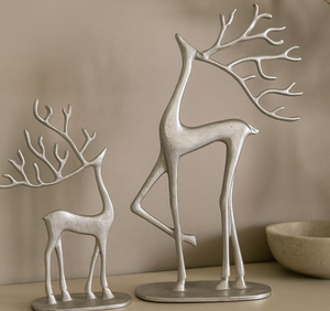 Escultura de Reno Moderna de Alta Calidad Hecha a Mano Base de Madera Aluminio Metal Colgante Personalizable Árbol de Navidad - Product Image 4