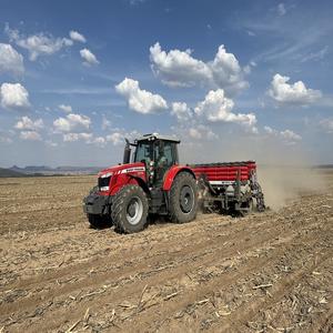 Massey Ferguson 390 MF 385 MF 390 2WD Tractor sobre orugas Maquinaria agrícola Tractor agrícola con motor y bomba - Product Image 6