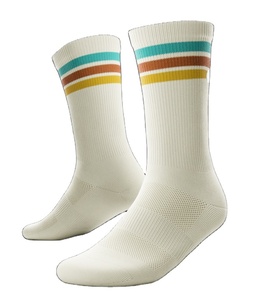 Calcetines atléticos 2025 de calidad superior, calcetines deportivos informales de poliéster, nuevos calcetines bordados personalizados 2026 - Product Image 1