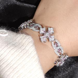 Pulsera Infinito Floral con Incrustaciones de Diamantes Moissanite VVS de Corte Redondo en Plata 925, Joyería de Lujo Brillante, Fabricante de Joyería - Product Image 3