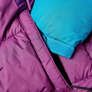 Chaqueta acolchada estampada OEM personalizada para hombre, chaqueta de invierno informal con logotipo personalizado para hombre con bolsillos en varios colores - Product Image 5