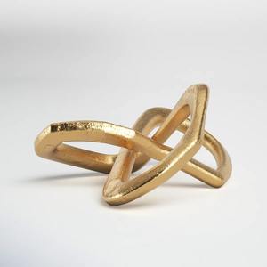 Elegante Objeto Decorativo de Metal Dorado, Escultura Moderna que Agrega un Encanto Artístico de Lujo a la Sala de Estar o la Oficina, de la India - Product Image 1