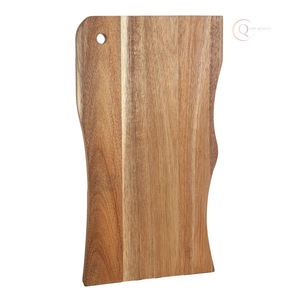 Planche à découper en bois antibactérienne écologique à finition luxueuse pour un comptoir de cuisine élégant |   Planche à découper durable - Product Image 3