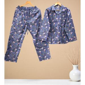 Ensemble de pyjama d'été en coton doux à imprimé floral pour femmes - Séchage rapide, respirant, confort quotidien, vêtements de maison élégants - Product Image 4