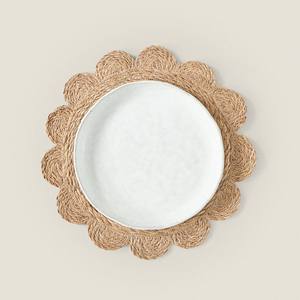 Napperon en jonc de mer en forme de pétoncle, napperon tissé, assiettes de chargeur polyvalentes pour la cuisine à domicile fabriquées au Vietnam - Product Image 1