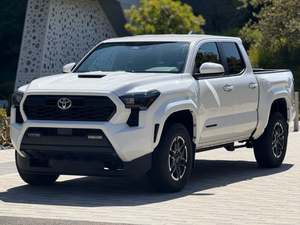 สภาพดีเยี่ยม ปี 2024 โตโยต้า ทาโคมา TRD สปอร์ต ดับเบิ้ลแค็บ ขับเคลื่อนล้อหลัง - Product Image 3