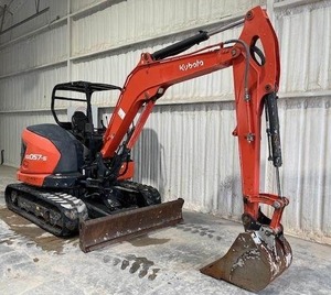 Mini-pelle KX057-5 Kubota 2022-Pelleteuse compacte de 5.6 tonnes avec moteur diesel de 47.6 CV-Équipement de construction fiable - Product Image 1