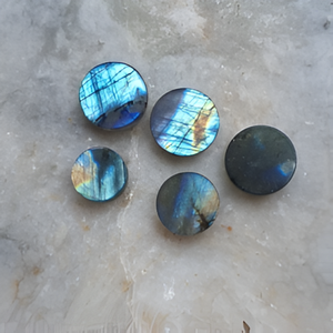 Cuentas de piedras preciosas naturales de piedra arcoíris negra para suministros de artesanía de joyería Fabricante Mayorista al mejor precio - Product Image 5