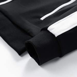 Ensemble de survêtement personnalisé 100% coton unisexe gris et rouge à rayures imprimées pour l'hiver, la gym, le fitness et les activités de plein air - Product Image 4