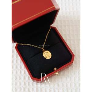 Collana con Ciondolo Luna e Stella Placcata in Oro 18K, Gioiello Celestiale in Platino, Regalo per Mamma con Design a Raggi di Stella - Product Image 6