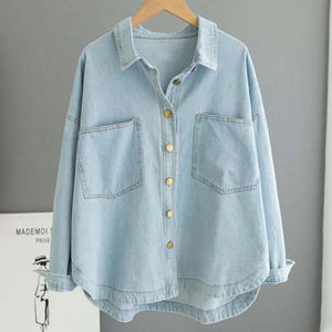 Camisa vaquera de algodón lavado para mujer que ofrece un ajuste relajado y elegante comodidad diaria - Product Image 5