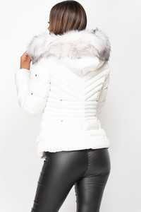 Vestes matelassées pour femmes de la meilleure qualité pour la saison d'hiver, imperméables à manches longues avec fonction respirante, en vente - Product Image 3