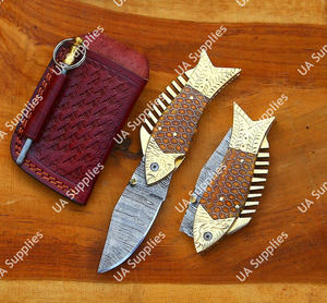 Couteau pliant de poche EDC de qualité industrielle avec lame Damas à pointe tombante et manche en laiton gravé motif nid d'abeille pour la pêche, la chasse - Product Image 4