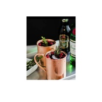 Tasse d'eau en métal avec émail imprimé pour la maison et l'hôtel à moindre coût conception de fleurs tasse ronde en cuivre pour le prix de gros