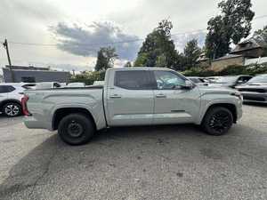 SR5 CREWMAX CAB 4WD 2023, conduite à gauche - Product Image 6