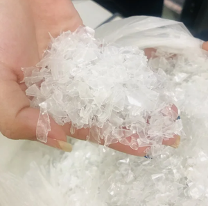 Producto de plástico reciclado en copos de botellas PET transparentes de calidad - Product Image 4