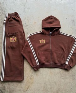 Ensemble survêtement streetwear de haute qualité avec logo personnalisé, pantalon de survêtement évasé et sweat-shirt, tissu en molleton français, survêtement empilé, survêtement pour homme - Product Image 4